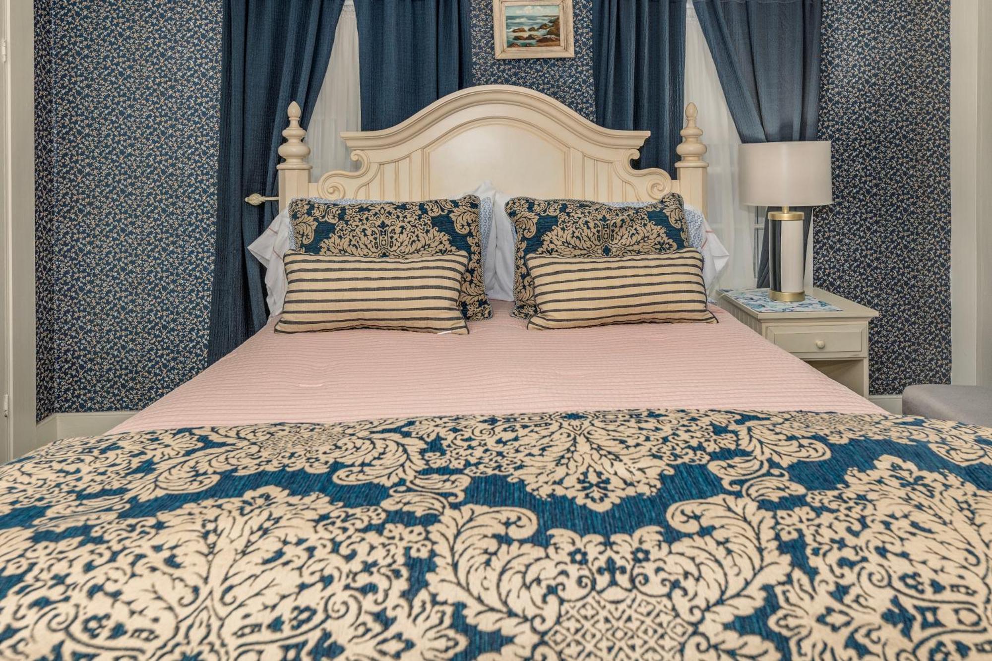 וולס Holiday Guest House Bed & Breakfast מראה חיצוני תמונה