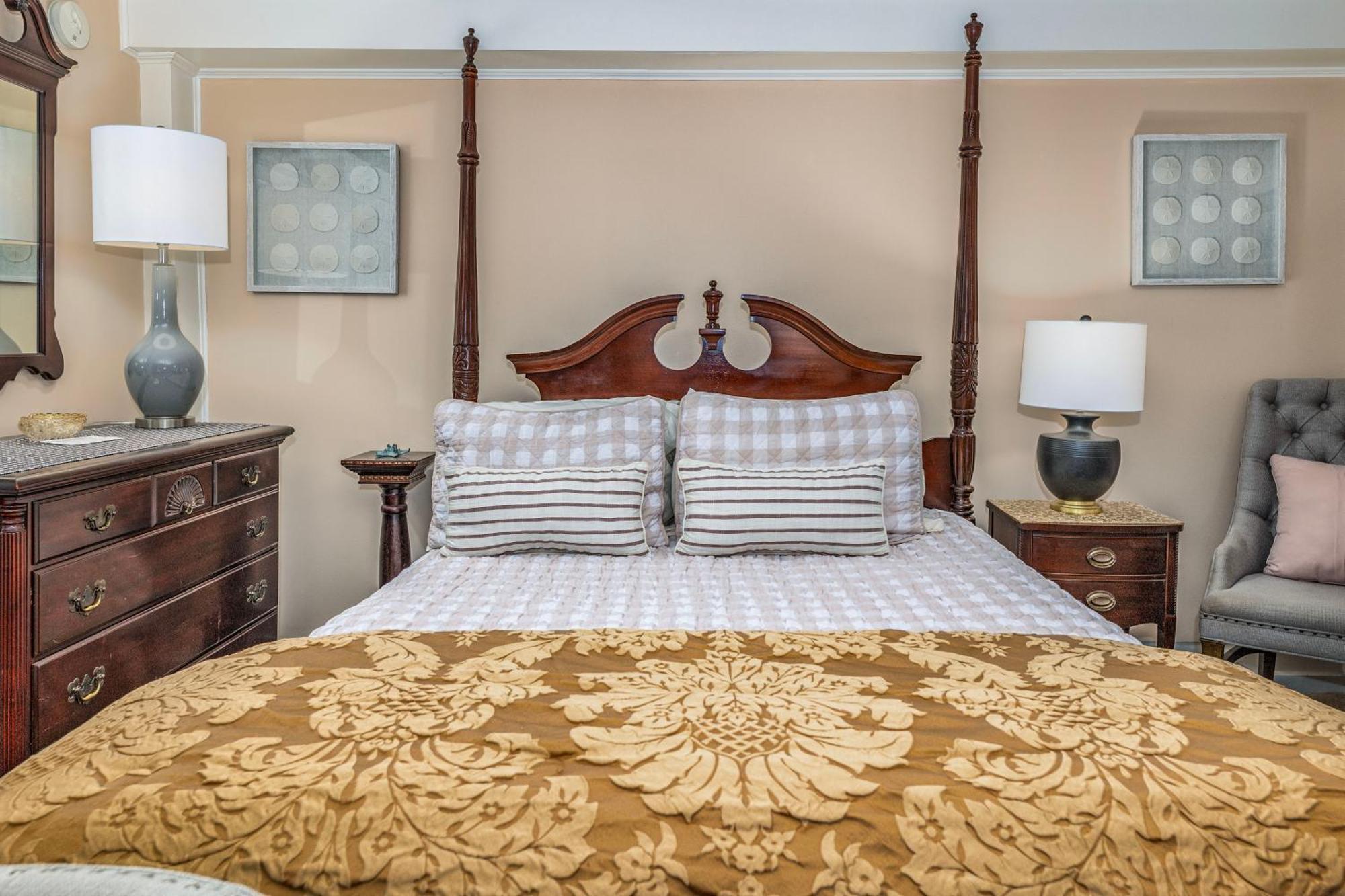 וולס Holiday Guest House Bed & Breakfast מראה חיצוני תמונה