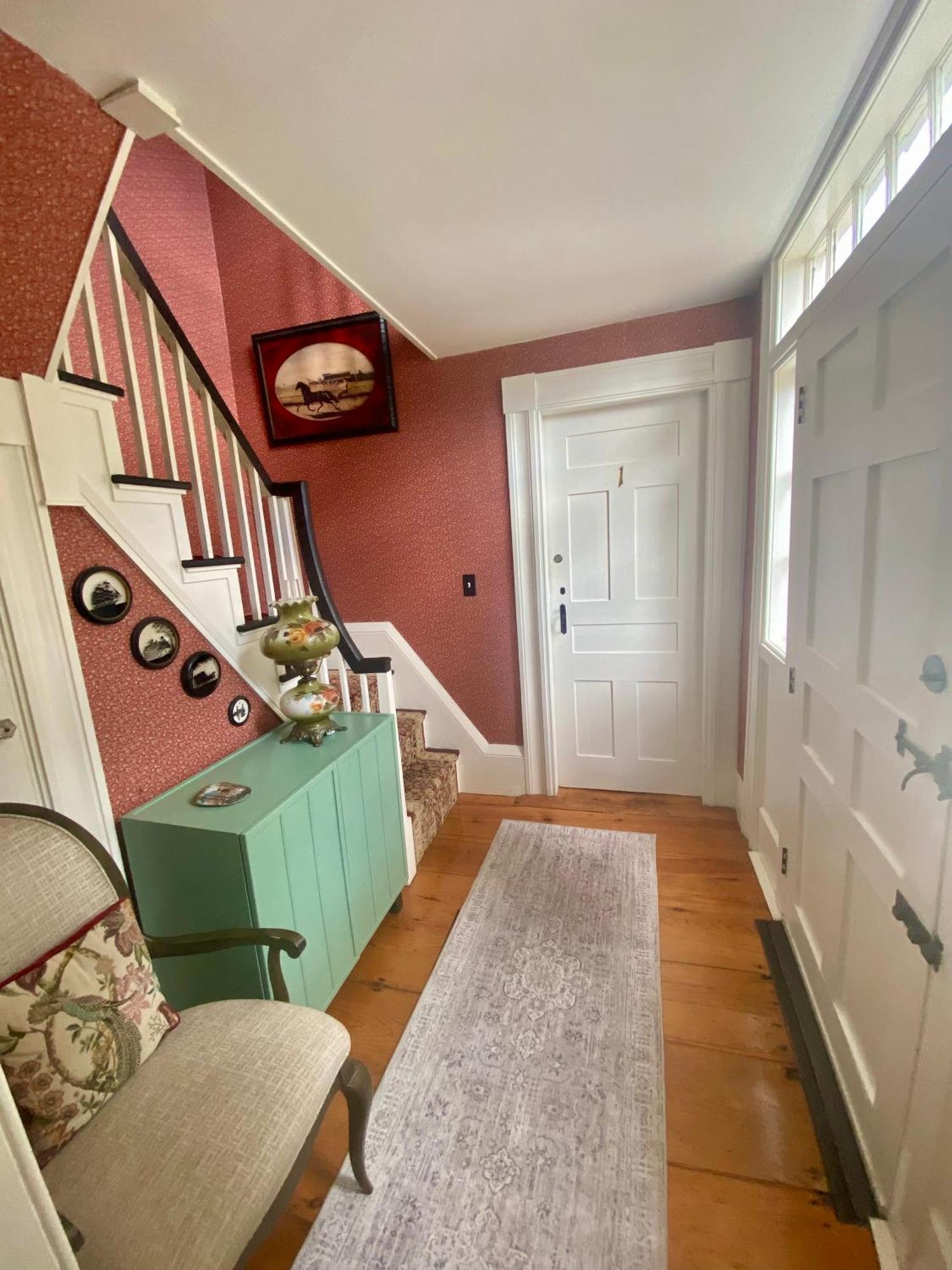 וולס Holiday Guest House Bed & Breakfast מראה חיצוני תמונה