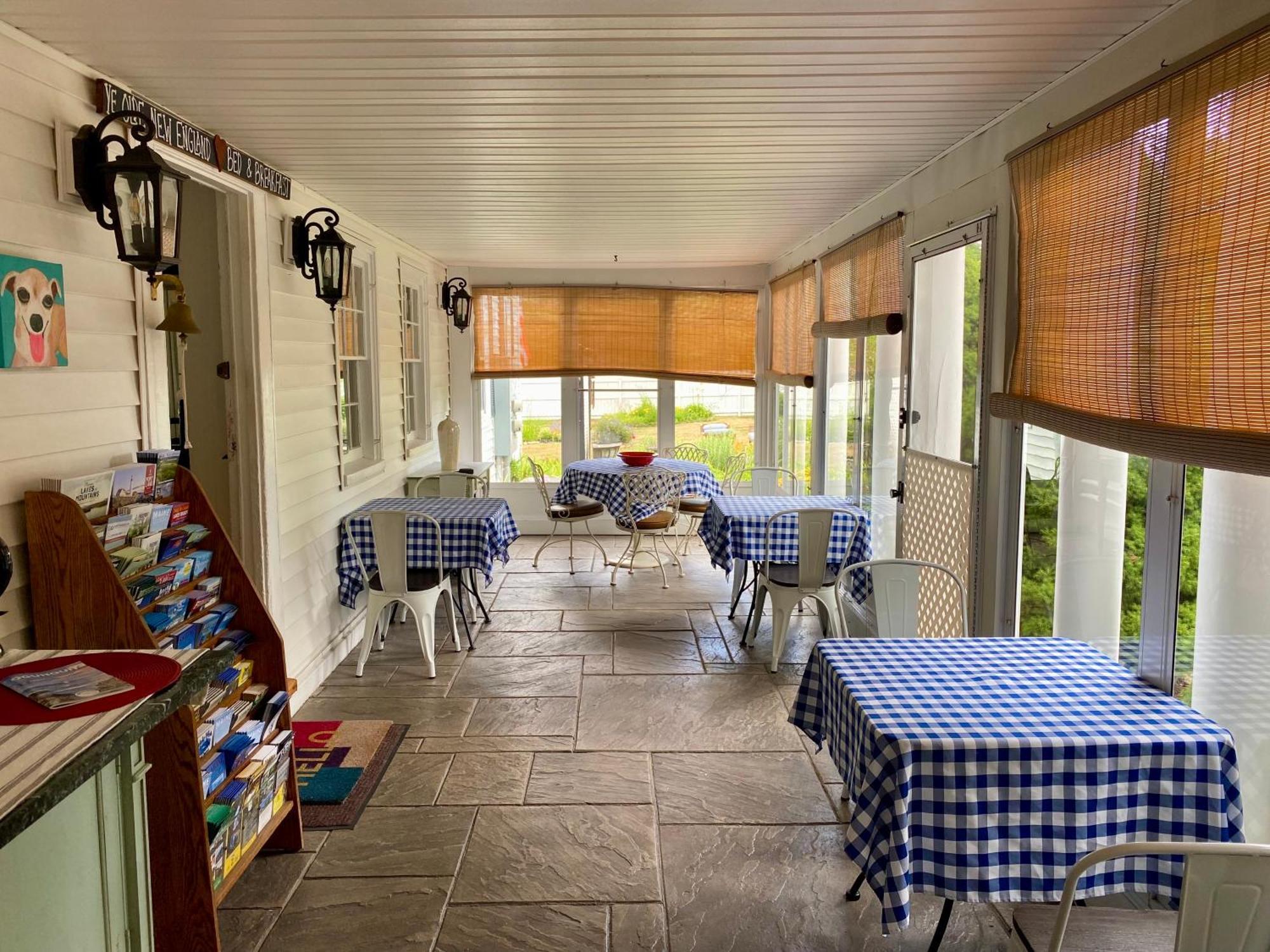 וולס Holiday Guest House Bed & Breakfast מראה חיצוני תמונה