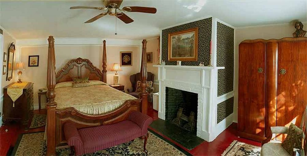 וולס Holiday Guest House Bed & Breakfast מראה חיצוני תמונה