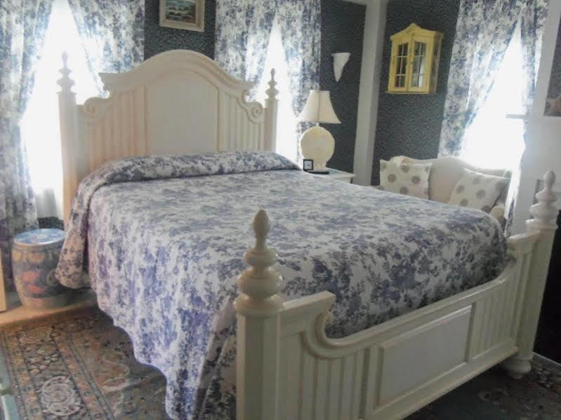 וולס Holiday Guest House Bed & Breakfast מראה חיצוני תמונה
